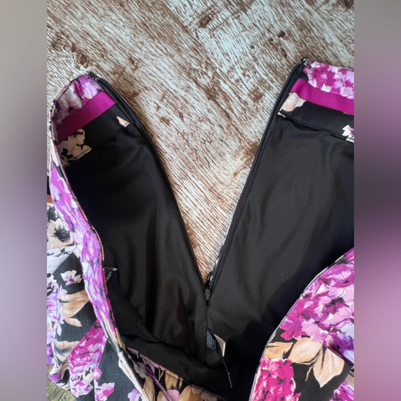 White House Black Market  Floral Size 12 A Line Skirt Dark Cottagecore - Picture 6 of 8